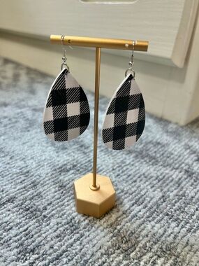 Black & White Buffalo Checkered Plaid Teardrop Leather Lightweight Earrings ✨